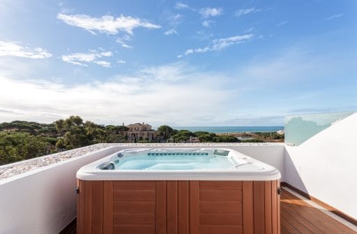 jacuzzi suite relaxation roof with sea views